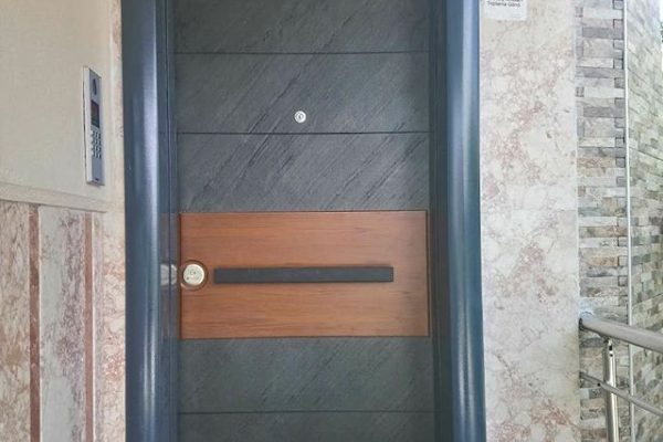 incedoğal taş ile çelik kapı