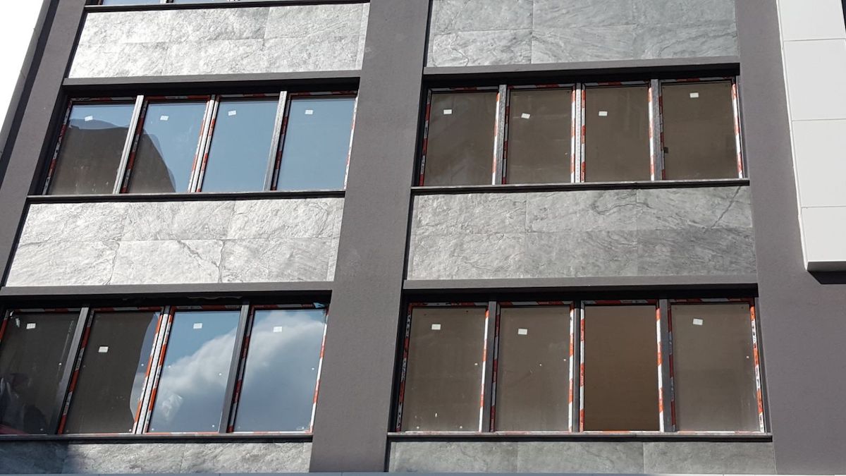 Silver grey ince doğal taş bina dış cephe